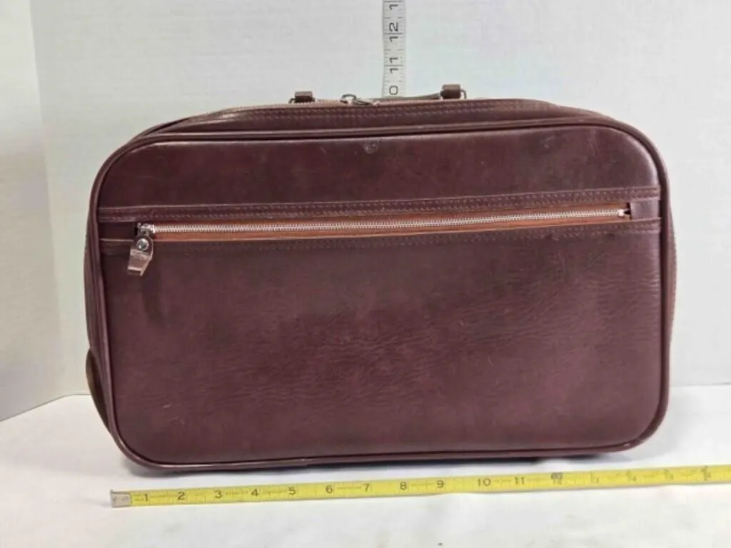 Vinyl bag, 16"x11", side pocket, zippers good