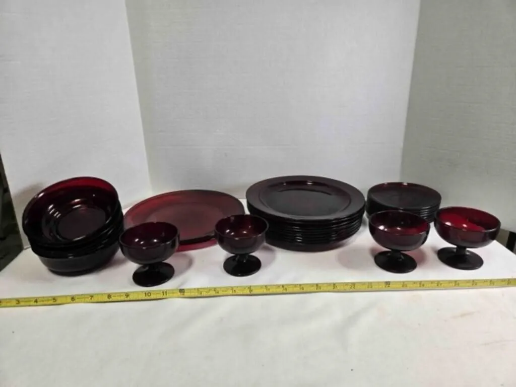 Arcoroc France Classique ruby red dinnerware