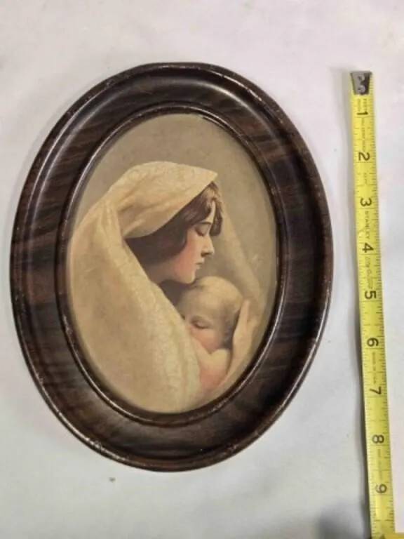 Oval metal frame Mother & Child