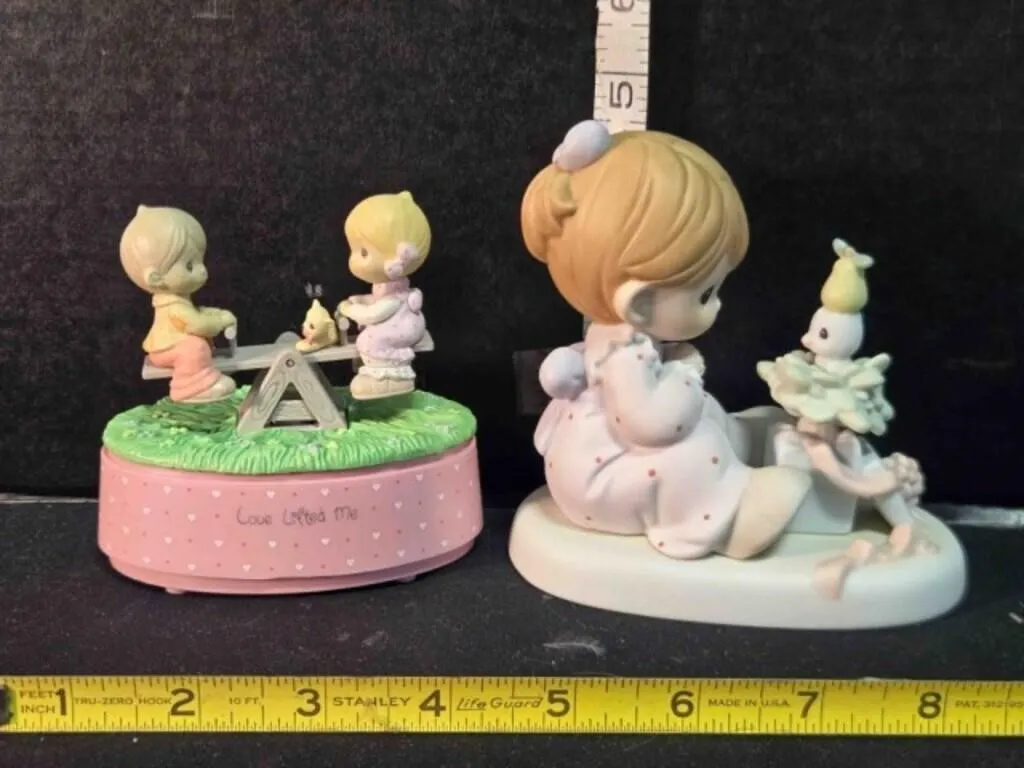 2 Precious Moments figurines