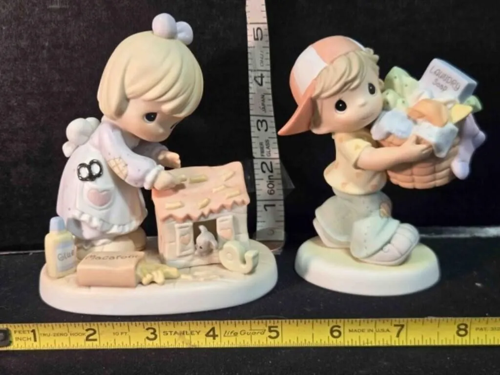 2 Precious Moments figurines