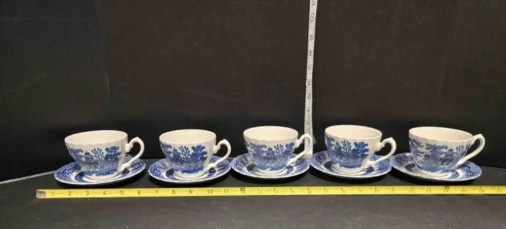 5 Royal Wessex Tea cups & saucers