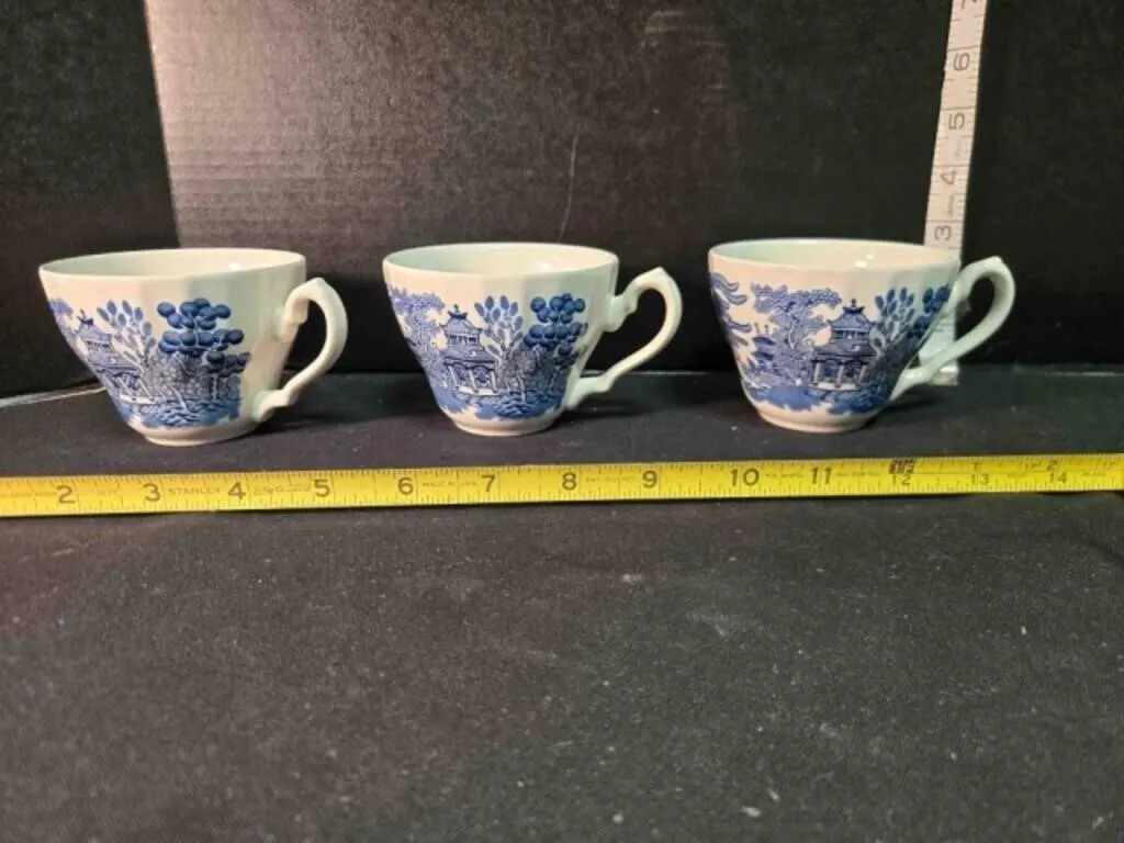 3 Blue Willow teacups