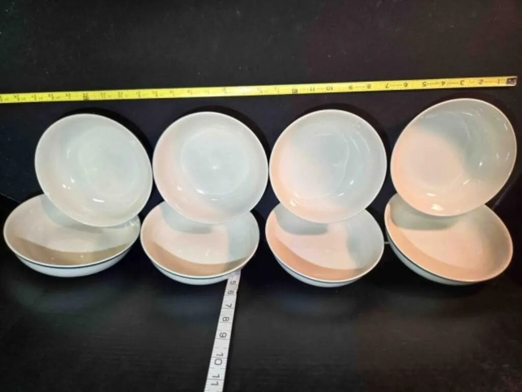 8 Casuals bowls, 6�" across, by China Pearl