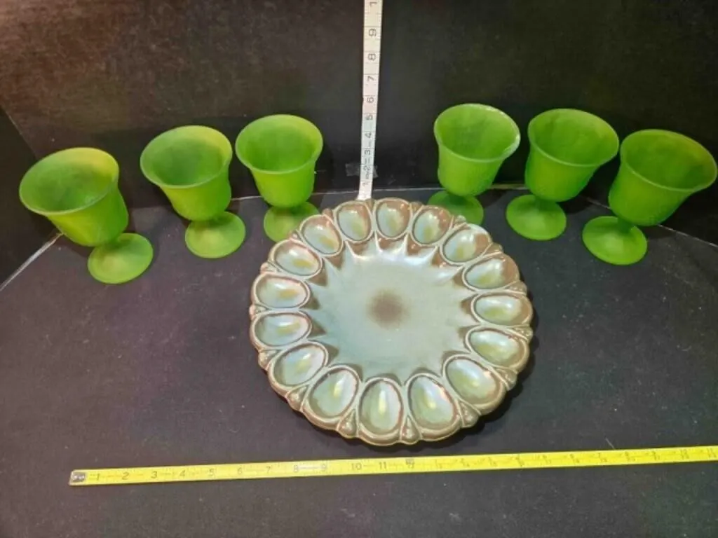 Frankoma Egg Tray (11�") & 6 stemmed glasses