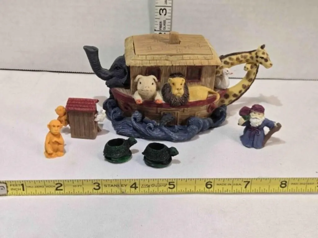 Noah's Ark & animal set, vintage resin, 2�" tall