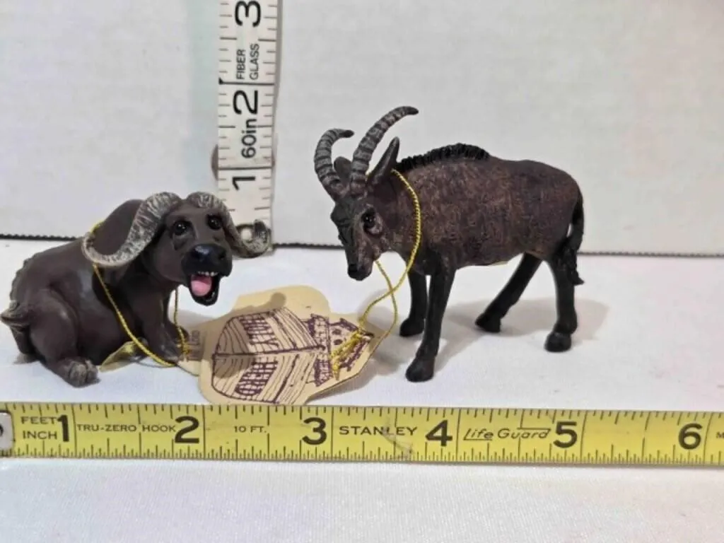 2 Holy Herd resin figures, 2�" tall, Pete Apsit