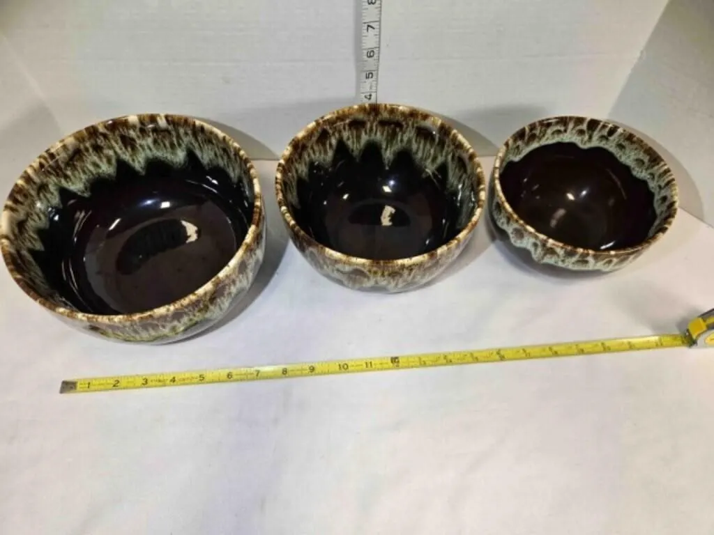 Set of 3 glazed pottery bowls, 3 qt, 2 qt, 1 qt