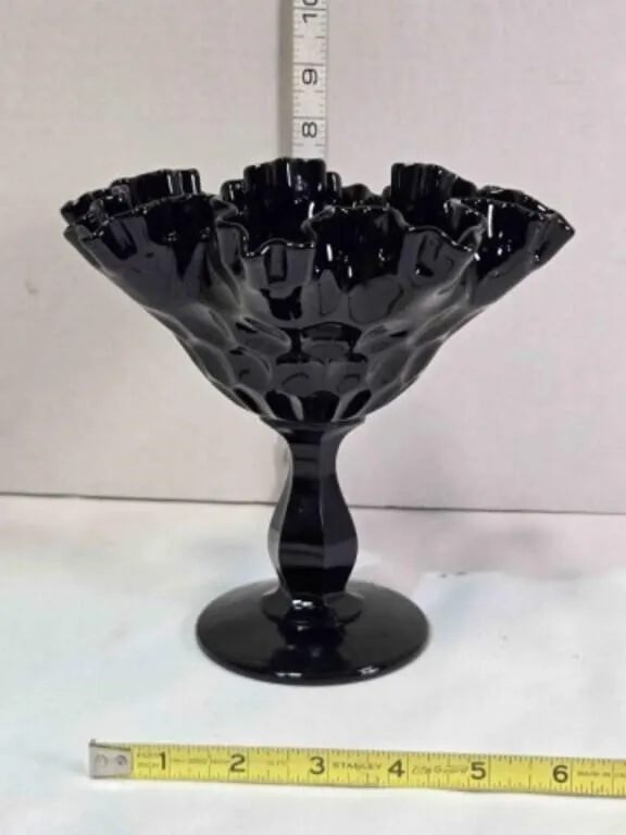 Stemmed fluted vase, 7�" tall