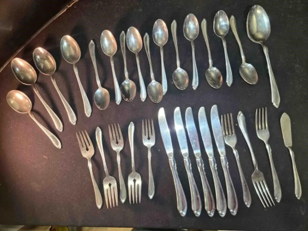 Oneidacraft Deluxe Stainless flatware, 30 piece