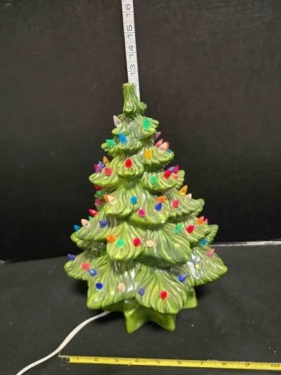 Lighted ceramic Christmas tree, light works