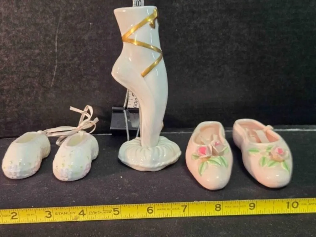 Porcelain ballet shoes, 2 pair, 1 on point