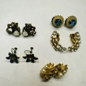 5 pr Vintage Screw back earrings-Rhinestones, Pear