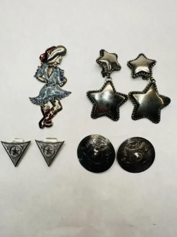 2 Western Style Earrings, Cowgirl Brooch, Collar