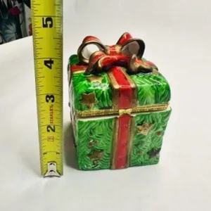 Christmas Gift Ceramic Hinged Trinket Box 4" tall