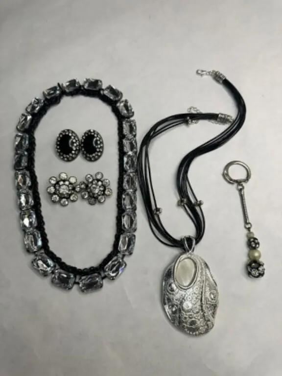 Large Rhinestone Necklace made w/black chain, Viny
