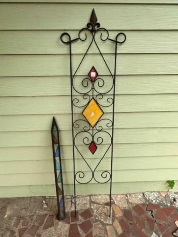 Metal Trellis 11"x56"m metal & Glass leaning