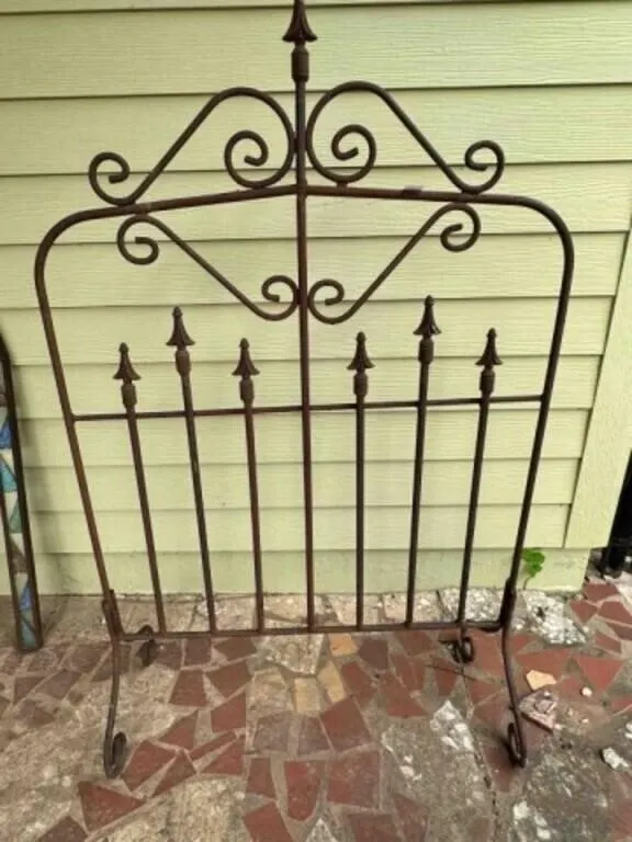 Metal Garden Gate on Stand 30"x48" tall