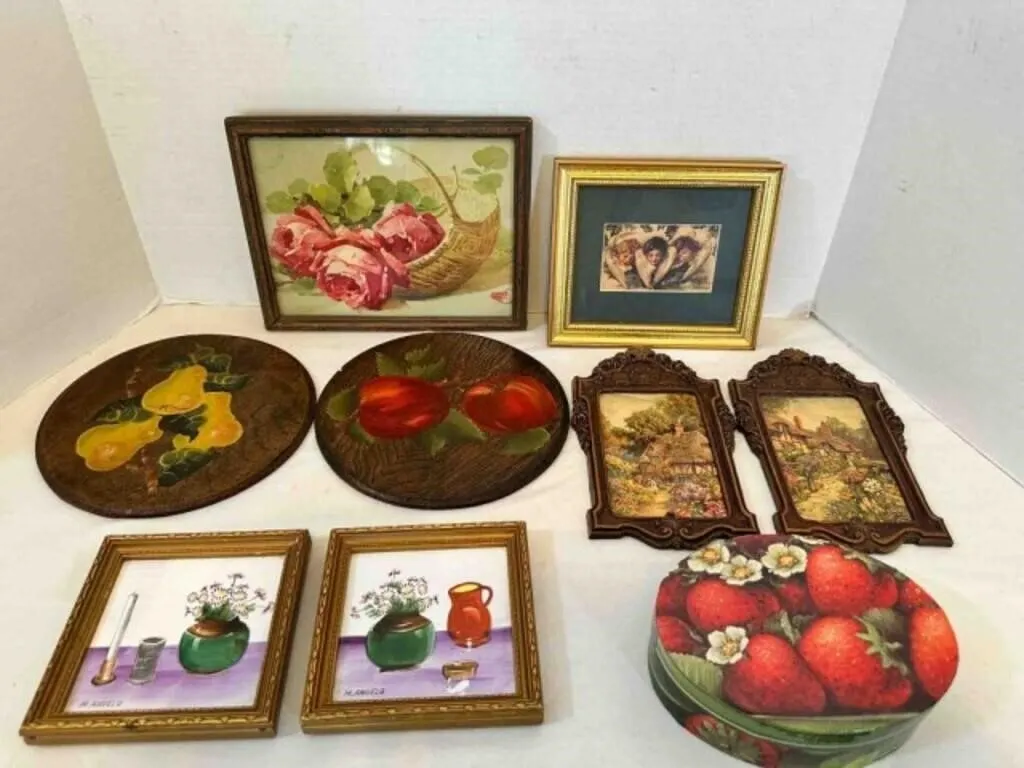 Small Framed Wall D�cor-9 pcs