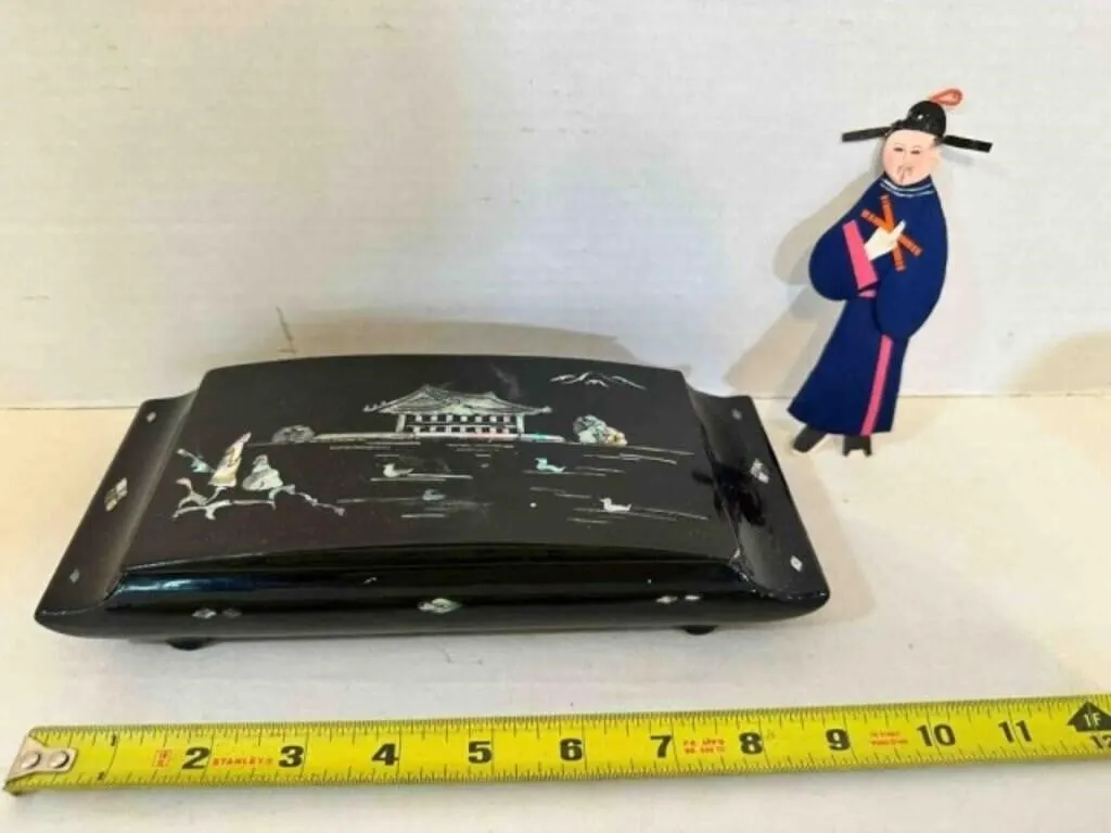 Mic Century Japanese Black Lacquer Cigarette Box