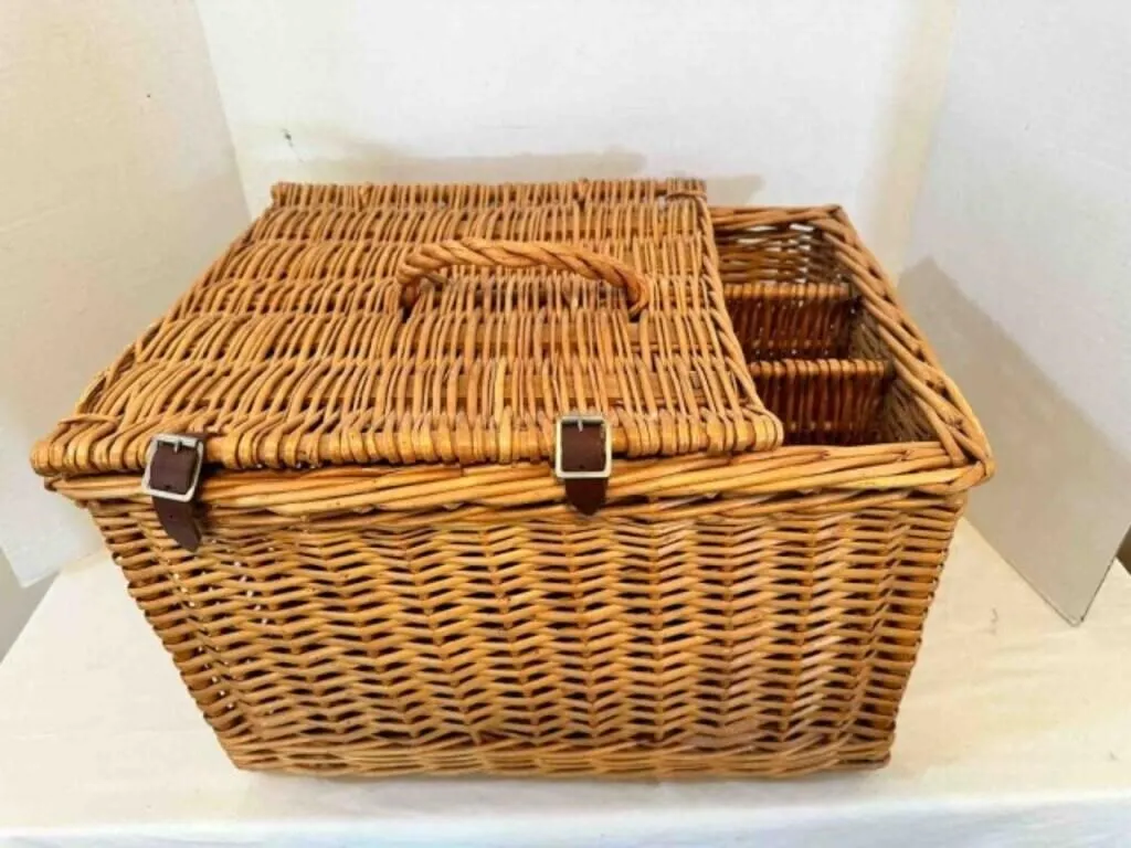 Picnic Wine Basket Set, 18"x11"x14 Wicker Basket