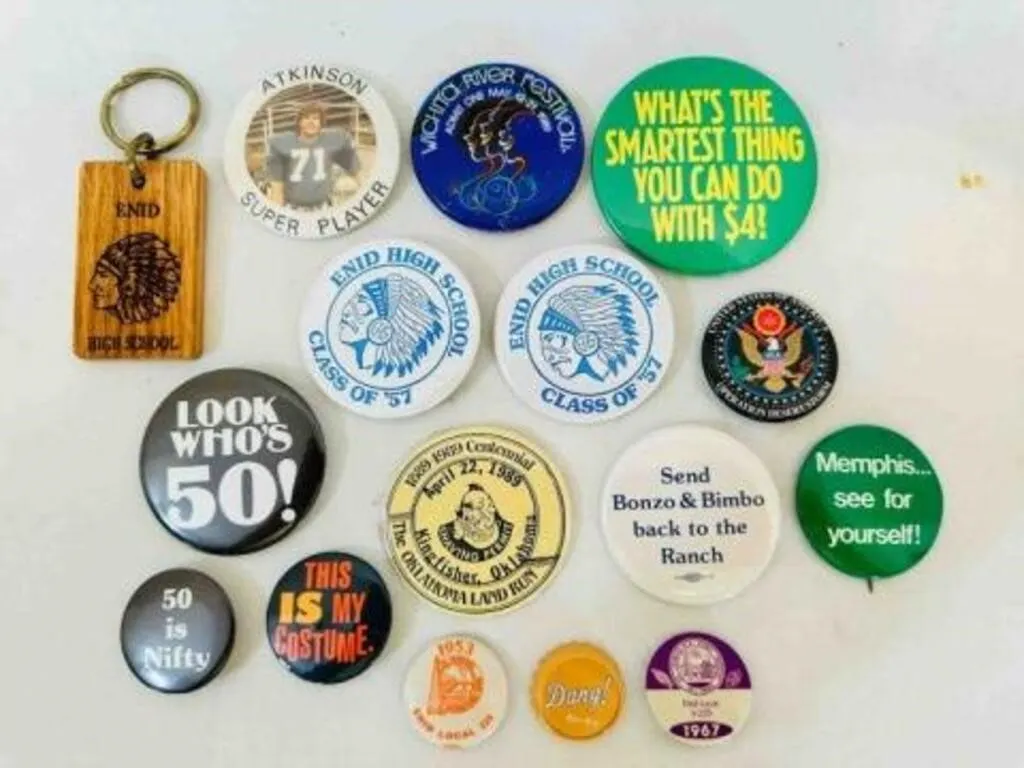 16 Assorted Buttons, Chemical & Atomic Union 1967