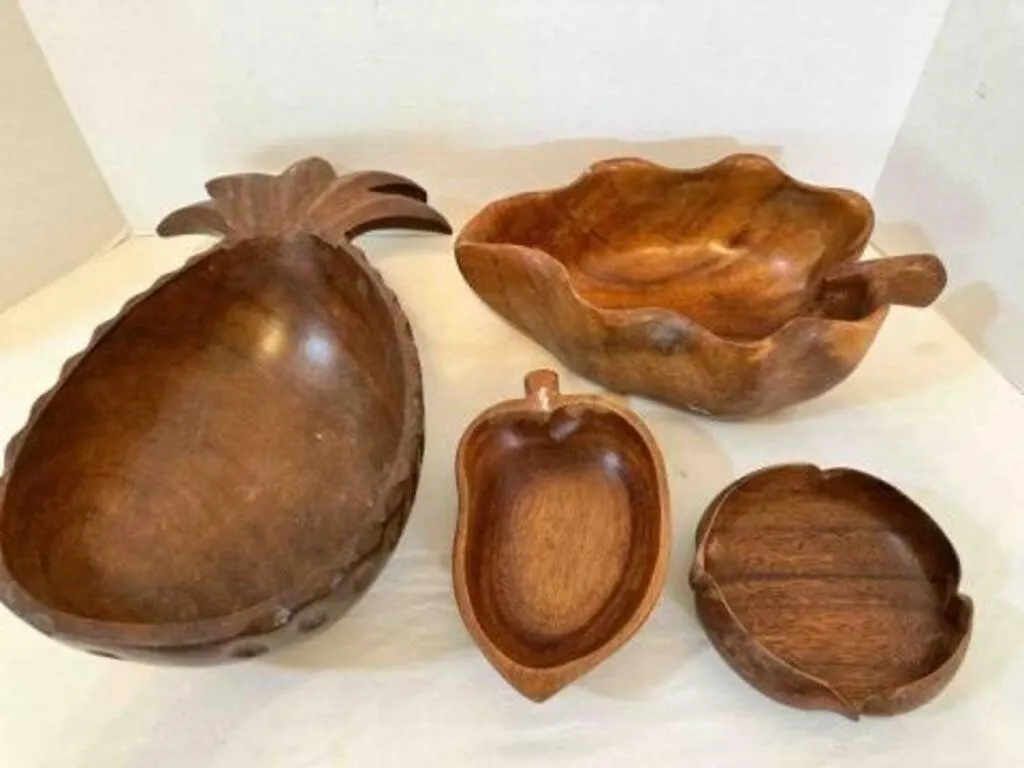 4 pcs of Monkey Pod Wood, Pineapple Bowl, leaf