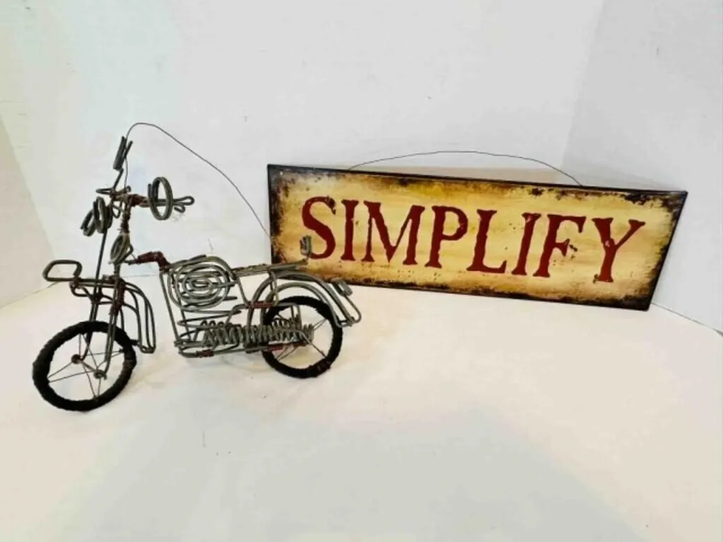 Simplify Metal sign, Wire Motorcycle D�cor 12"
