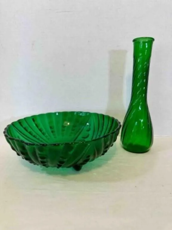Forest Green Oyster & Pearls Serving Bowl by Ancho