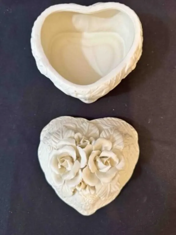 White Bisque Finish Lidded Flower Heart Trinket Di