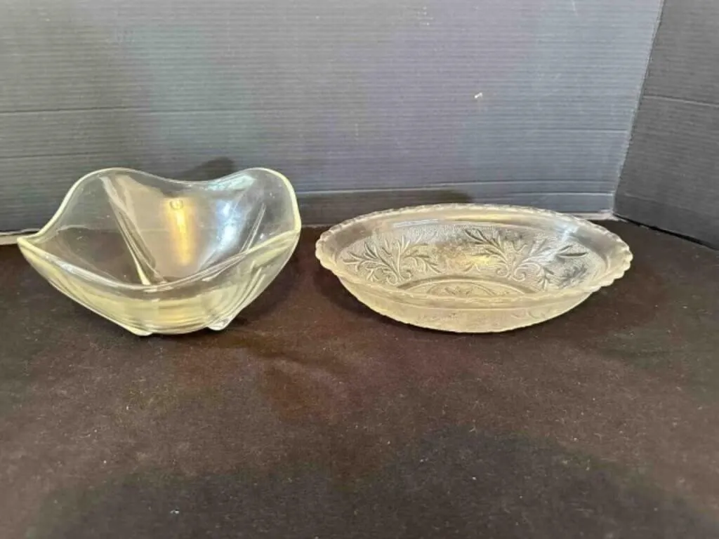 2 Clear Glass Serving Bowls-oval 8.5" square 6.5"