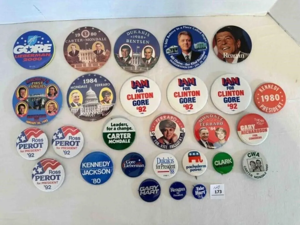 27 Presidential Campaign Buttons from 80s, 90s 200