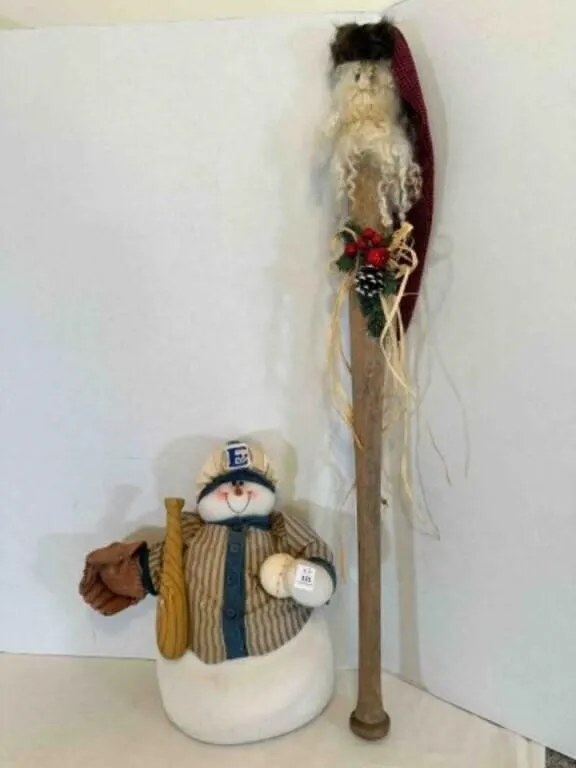 Wood Adirondack Bat w/ Santa d�cor, Stuffed Base