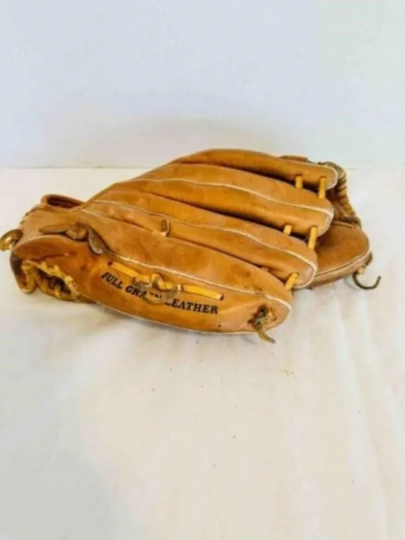 Vintage McGregor Baseball Glove Garry Maddox