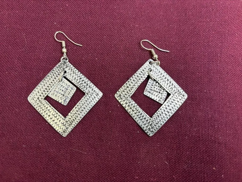 Sliver Diamond Shaped Earrings