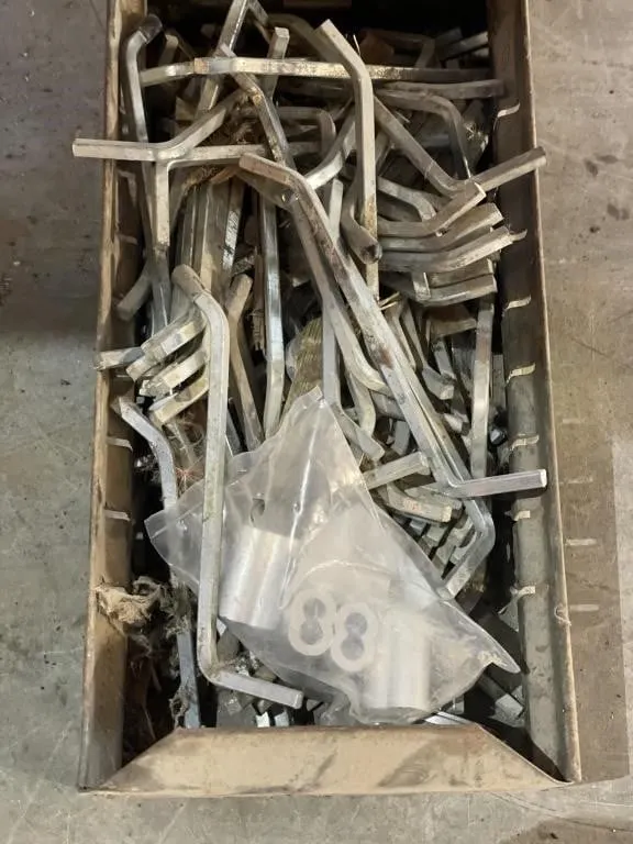 Large amount of pulley keys.