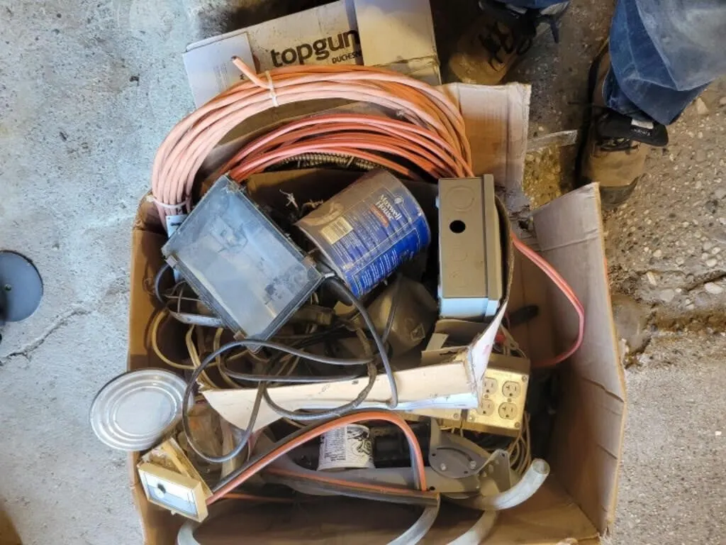 Box of Assorted Electrical Odds & Ends