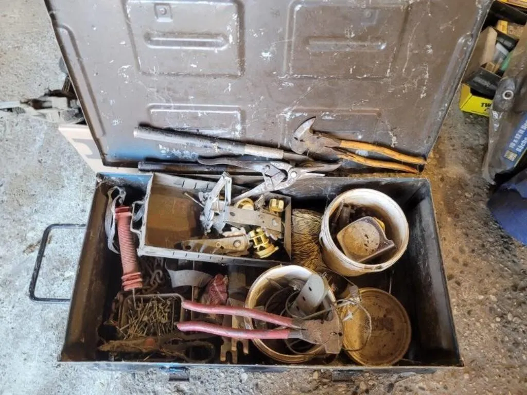 24"�13" Metal Box containing Fencing Supplies &