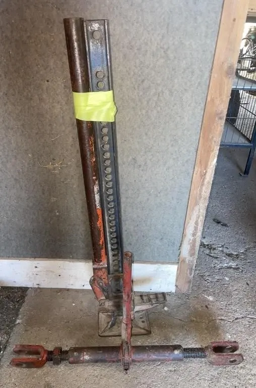 Classic Jack-all and an adjustable lift/tie-down