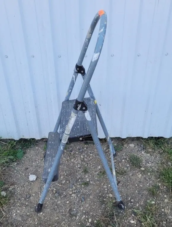 21" Folding Step Stool