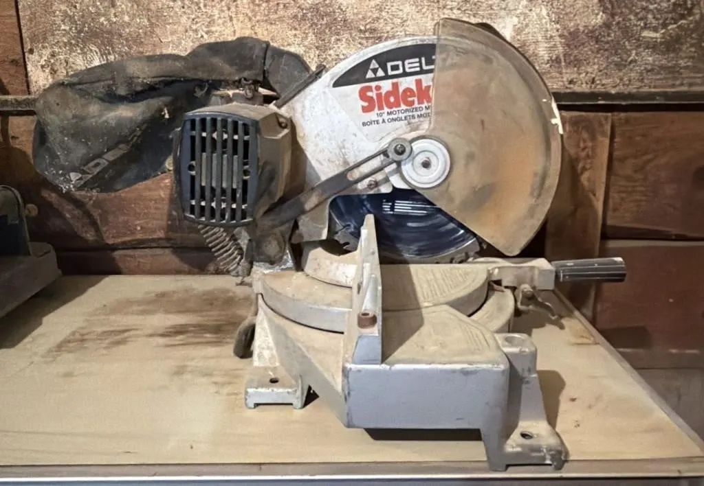 Vintage Delta Sidekick 10-inch motorized miter saw