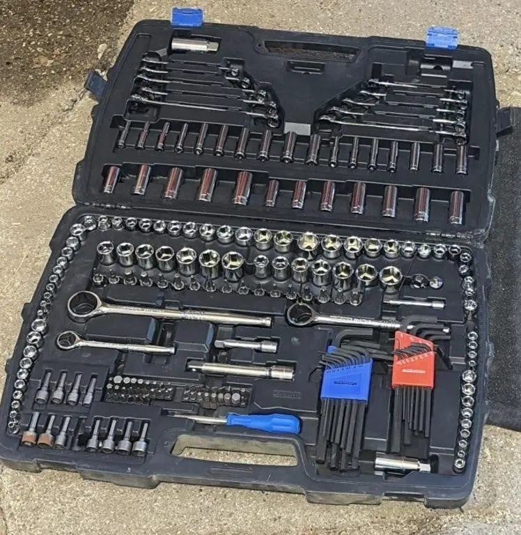 Mastercraft Socket & Wrench Set