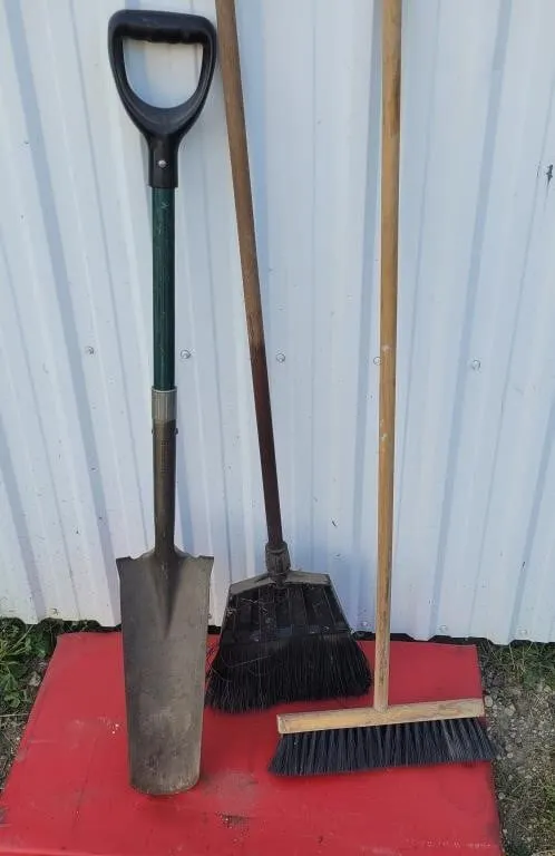 2 Brooms, Flat Hole Shovel