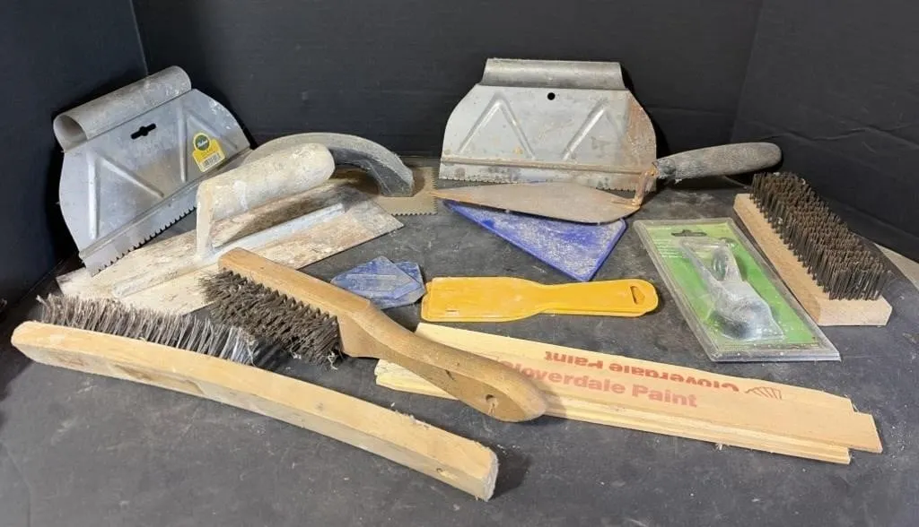 Collection of Putty/Tiling Tools