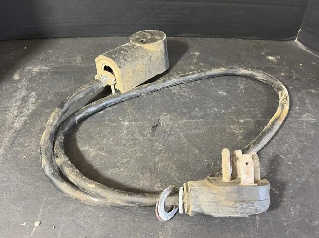 Heavy-duty electrical power adapter cord