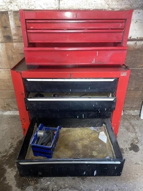 Three-drawer mid-chest toolbox and rolling lower