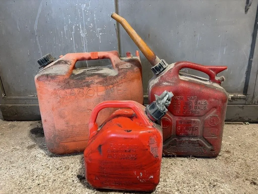 3 Gas Cans