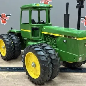 ERTL 1:16 John Deere Tractor.