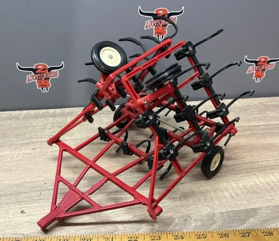 Metal & Plastic 1:16 Cultivator