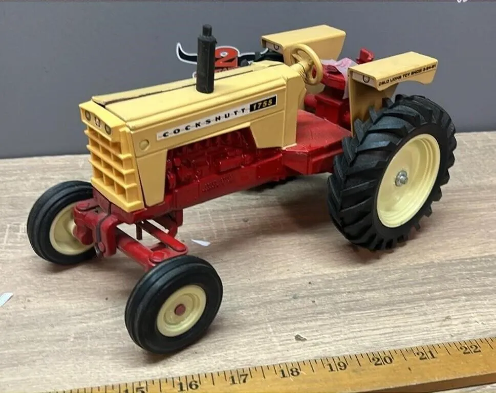 Scale Models 1:16 Cockshutt 1755 Tractor. Piece